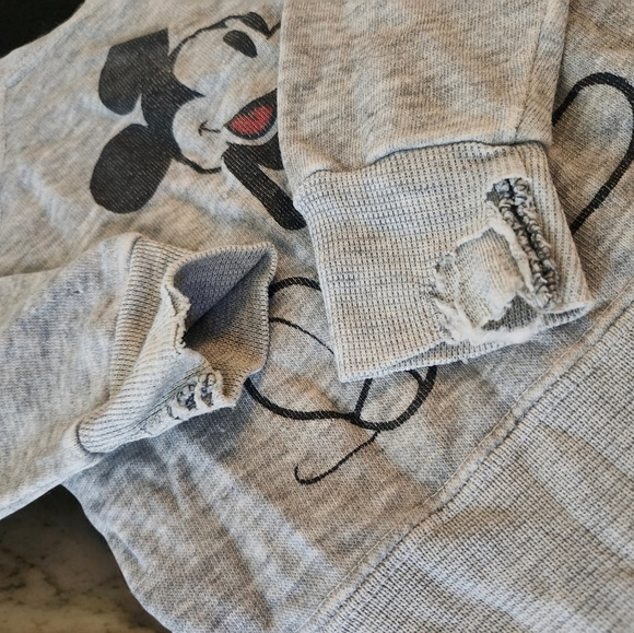Disney Casuals Toddler Vintage Mickey Mouse crewneck sweater - Picture 5 of 7